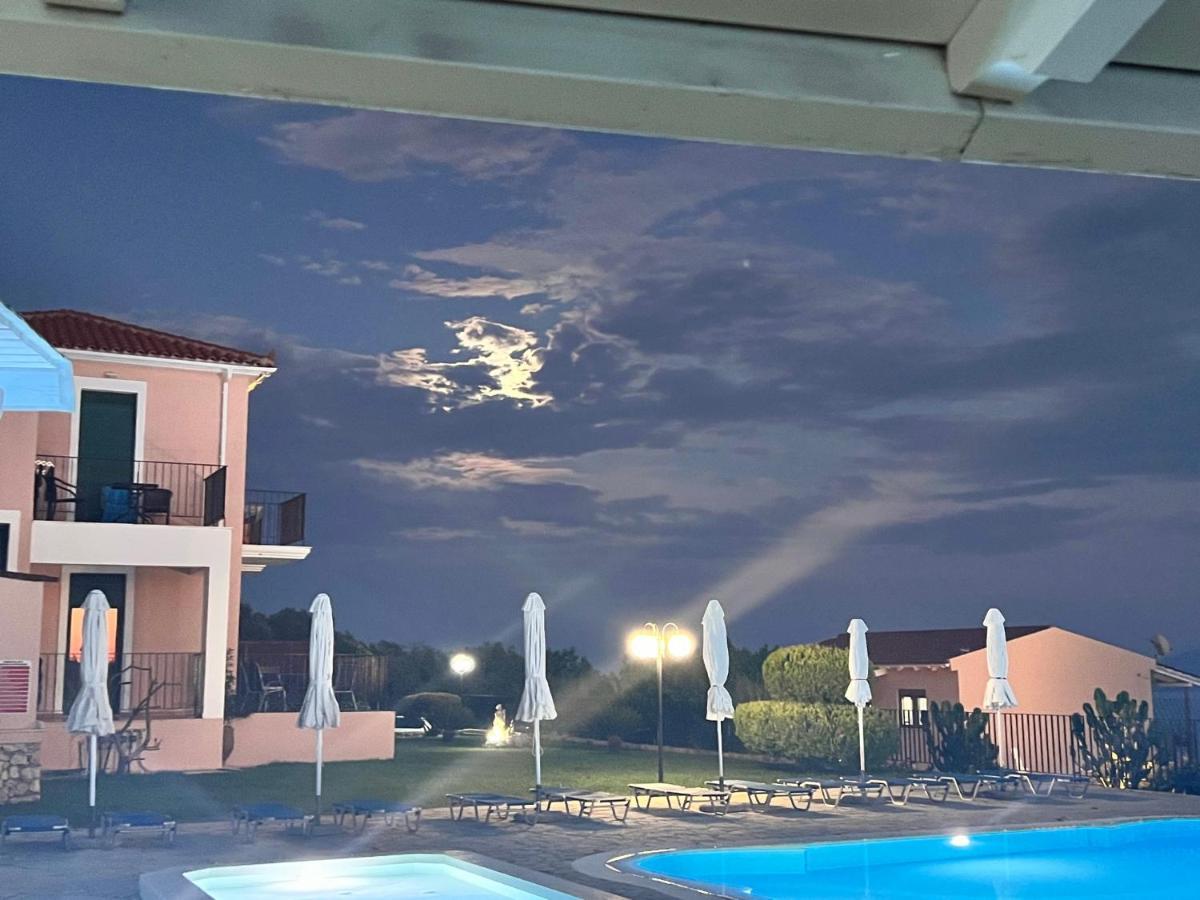 Aristomenis Studios Vlachata Exteriér fotografie